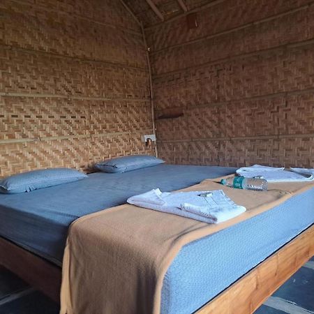 Hampi Rasta Cafe Hotel Eksteriør billede