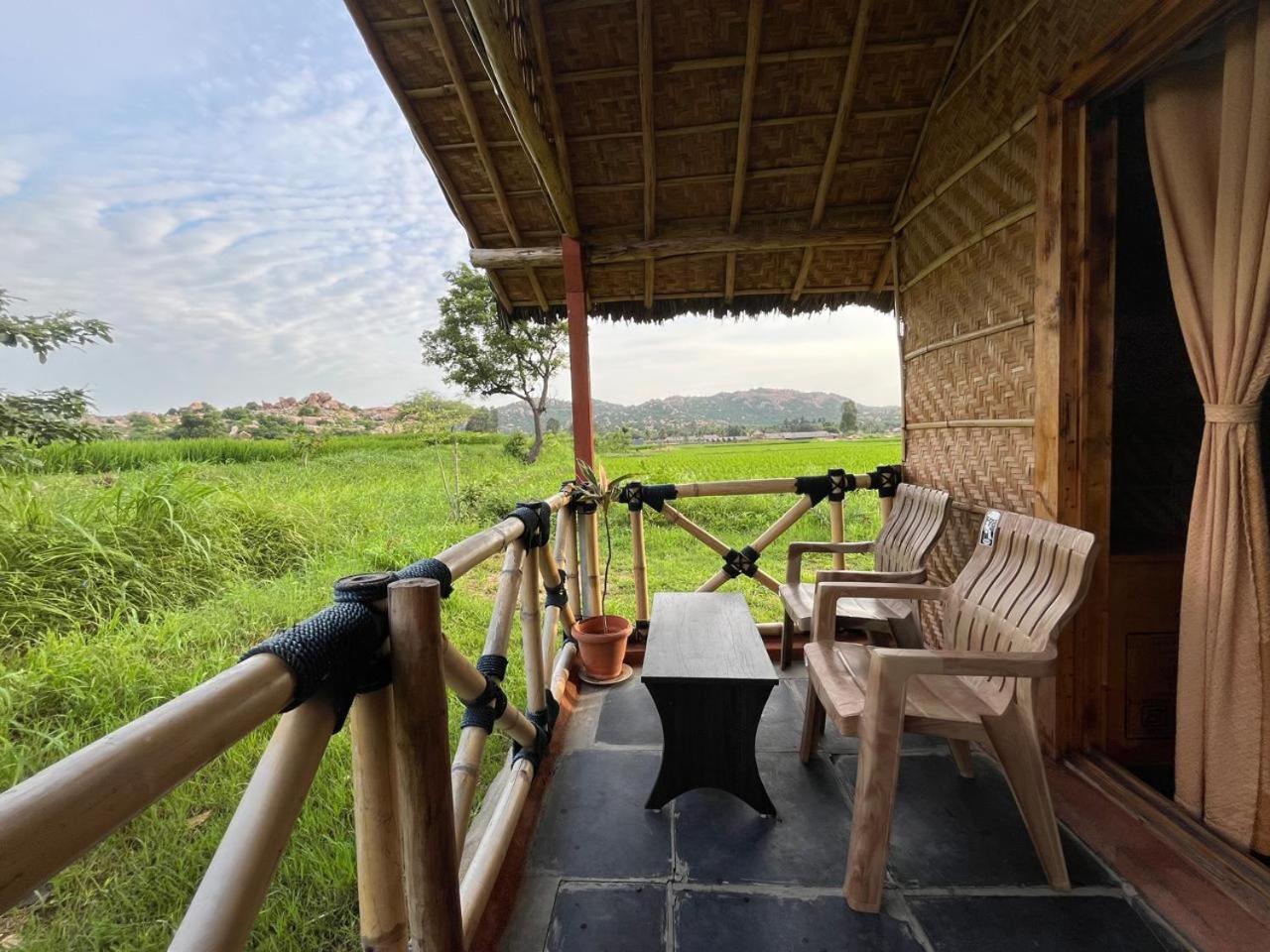 Hampi Rasta Cafe Hotel Eksteriør billede