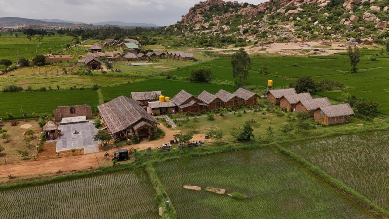 Hampi Rasta Cafe Hotel Eksteriør billede